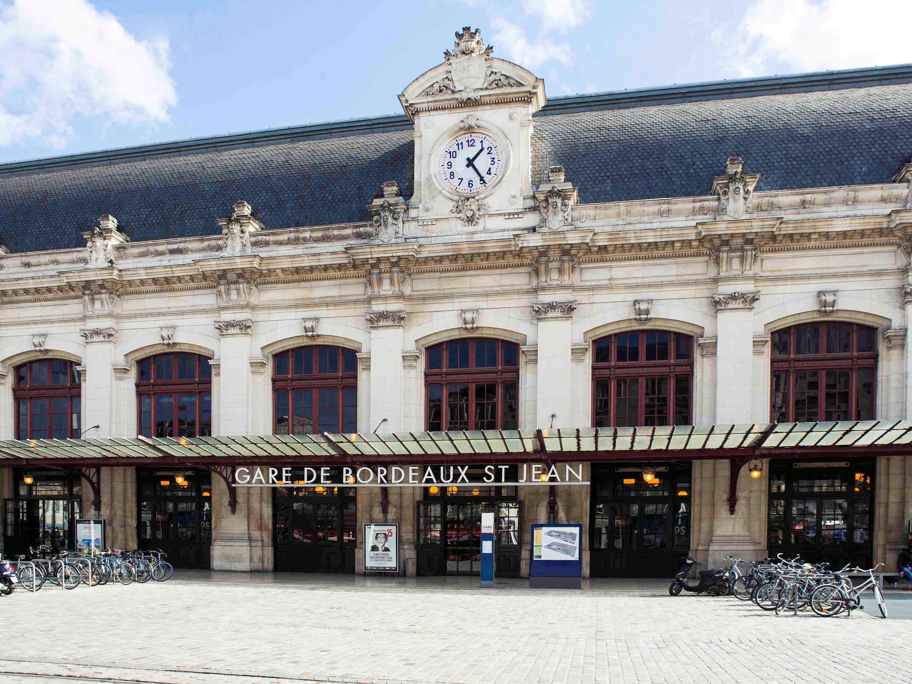 Отель Ibis Bordeaux Centre Bastide Экстерьер фото