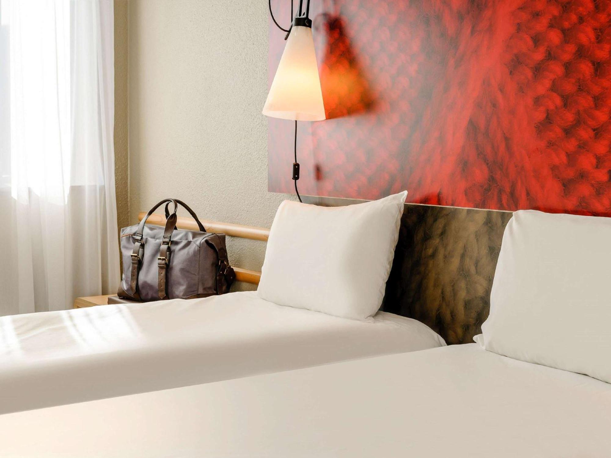 Отель Ibis Bordeaux Centre Bastide Экстерьер фото