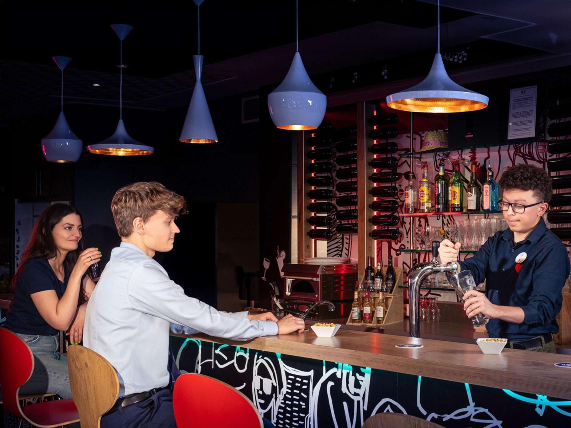Отель Ibis Bordeaux Centre Bastide Экстерьер фото